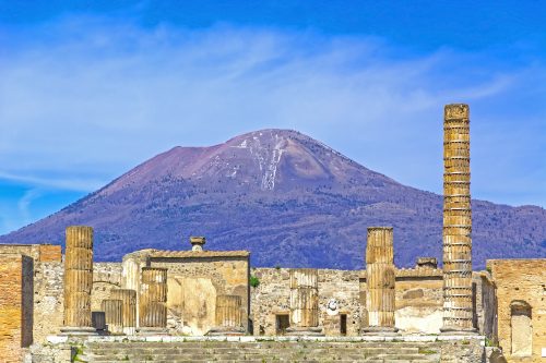 Temple,Ruins,At,The,Ancient,Roman,City,Of,Pompeii,,Italy.